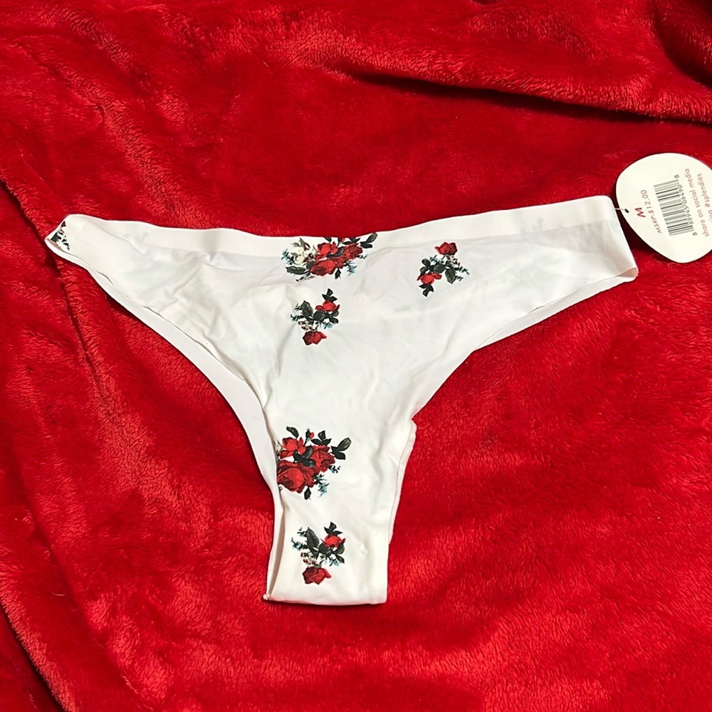 Splendies Women Thong - Medium 
Just bought all with tags. #Splendies.